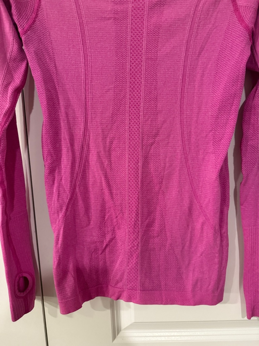 Lightly worn lululemon Women's Long-Sleeve Seamless Active Top - Hot Pink size 4 - Picture 13 of 13